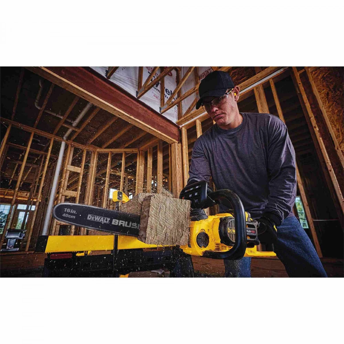 DeWalt FLEXVOLT 60V MAX BRUSHLESS CHAINSAW KIT DeWalt FLEXVOLT 60V MAX BRUSHLESS CHAINSAW KIT -Lawn & Garden shop 13951637 2