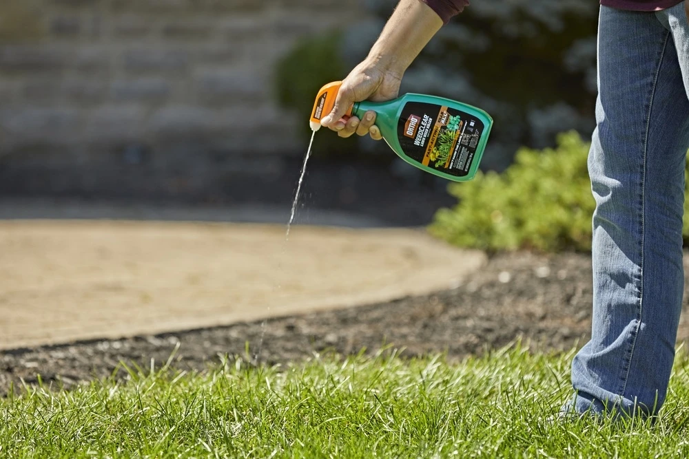 Ortho® WeedClear™ Lawn Weed Killer Ready-To-Use Ortho® WeedClear™ Lawn Weed Killer Ready-To-Use -Lawn & Garden shop 447705 3