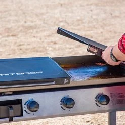 Pit Boss 4 Burner Deluxe Griddle - Flat Top Grill with Foldable Side Shelf 5 Pit Boss 4 Burner Deluxe Griddle - Flat Top Grill with Foldable Side Shelf -Lawn & Garden shop 62370092 4