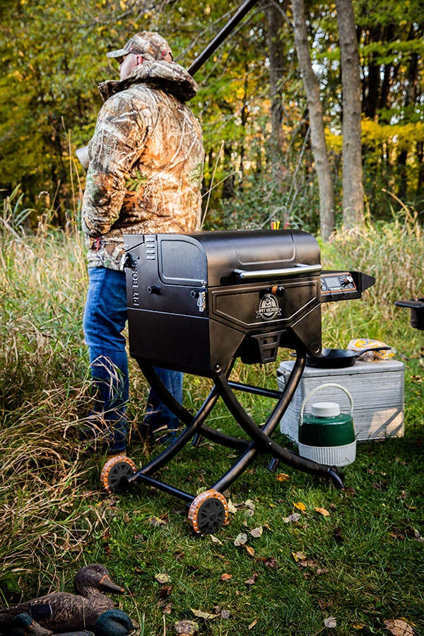 Pit Boss Portable Sportsman Pellet Grill PB260SP Pit Boss Portable Sportsman Pellet Grill PB260SP -Lawn & Garden shop img 9299edit600