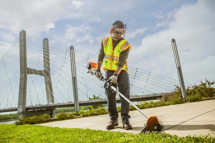 Stihl KM 131 R KombiMotor Stihl KM 131 R KombiMotor -Lawn & Garden shop km131r act 1000 2